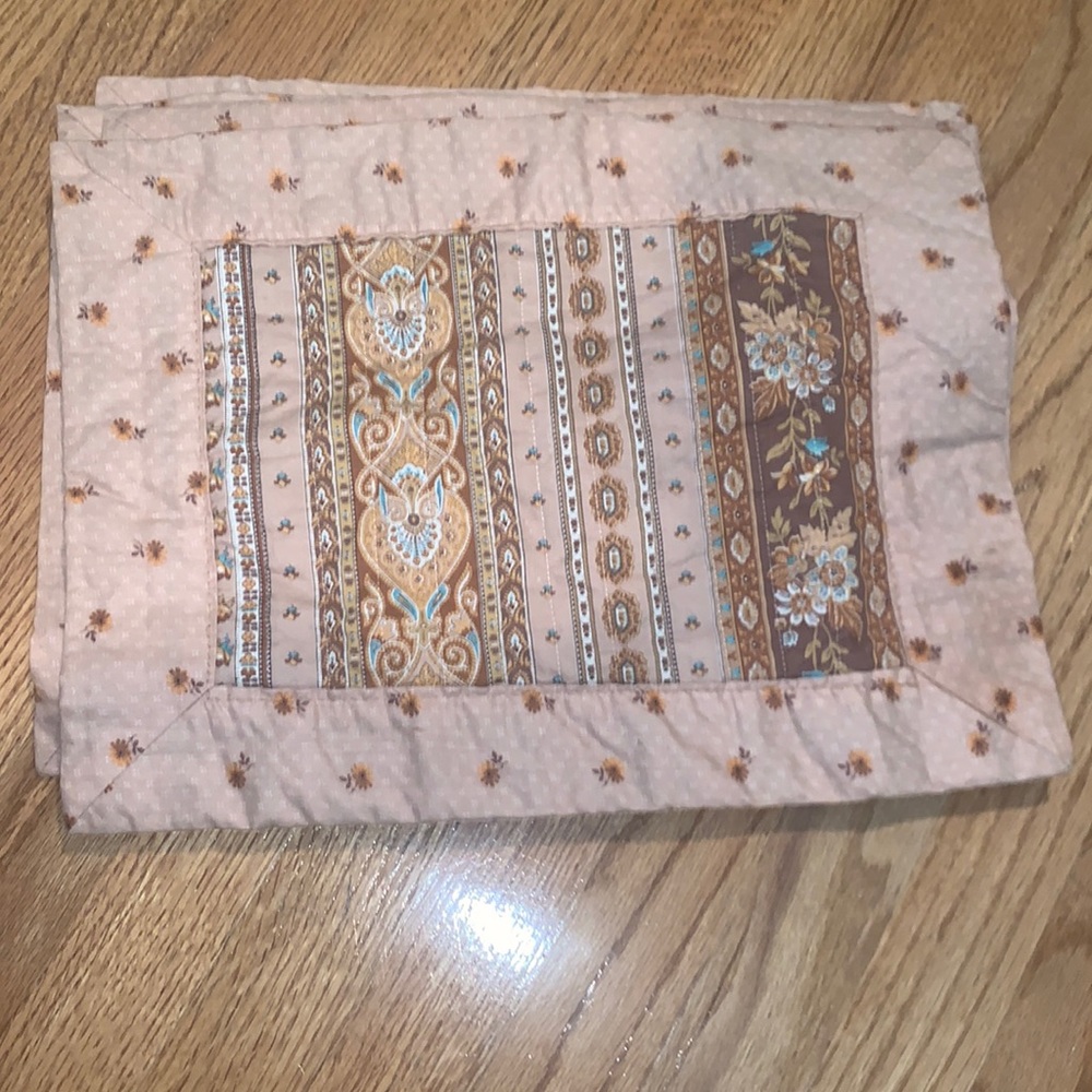 Adorable pink vintage table mats 4